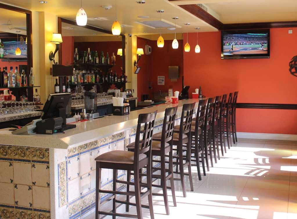 The Knutsford Court Hotel Kingston Restoran gambar